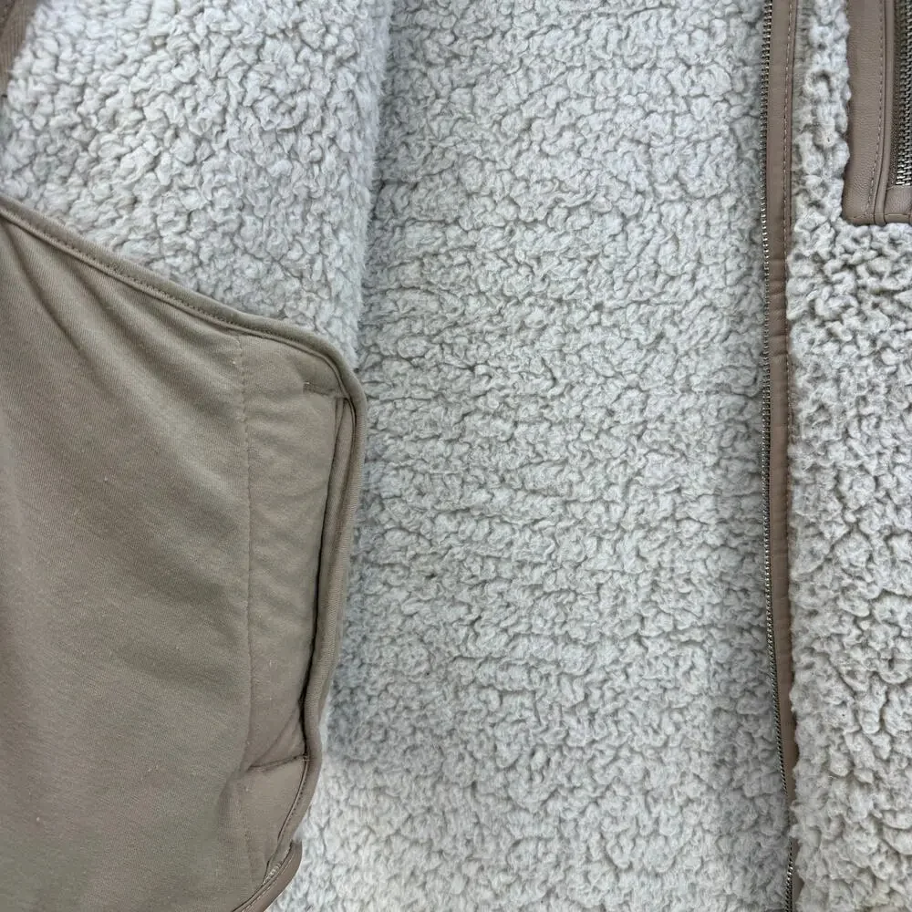 Abercrombie & Fitch Sherpa Vest Women's M Soft A&F Collection Tan Beige Cozy NWT - Picture 5 of 12